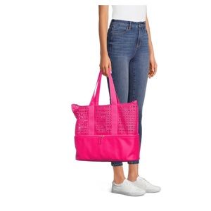 Women’s Beach Bag With Zip Bottom Cooler Fuchsia Sizzle Perforated